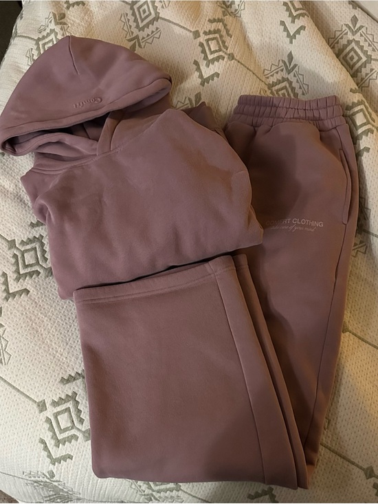 Comfrt Tops - Comfrt Mauve Cozy cropped Hoodie & Jogger Set